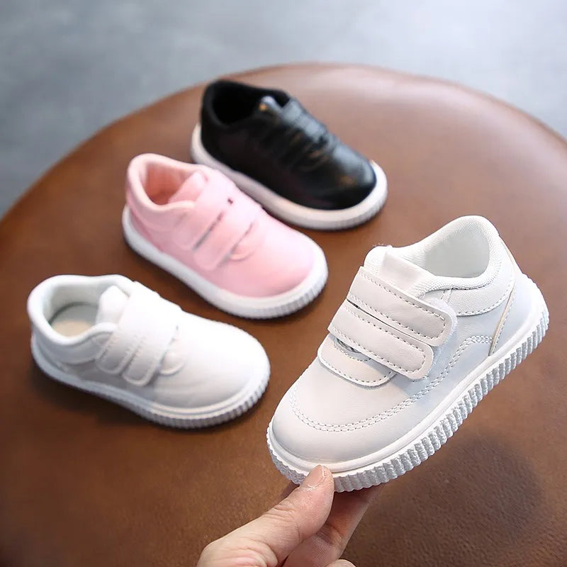 Flexible Leather Sneakers